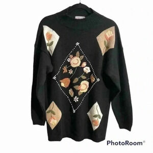 Spice of life vintage embroidered sweater Medium